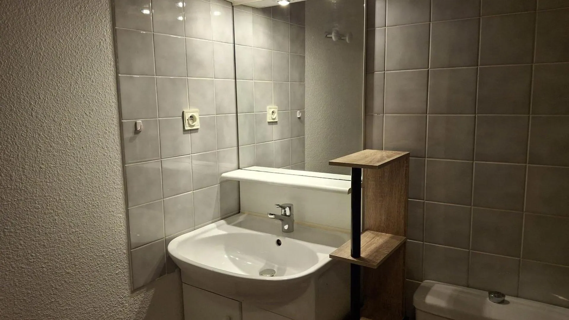 アパート Studio Lumineux 4 Pers. Avec Double Exposition, Balcon, Parking Et Wifi - Brides-Les-Bains - Fr-1-512-178