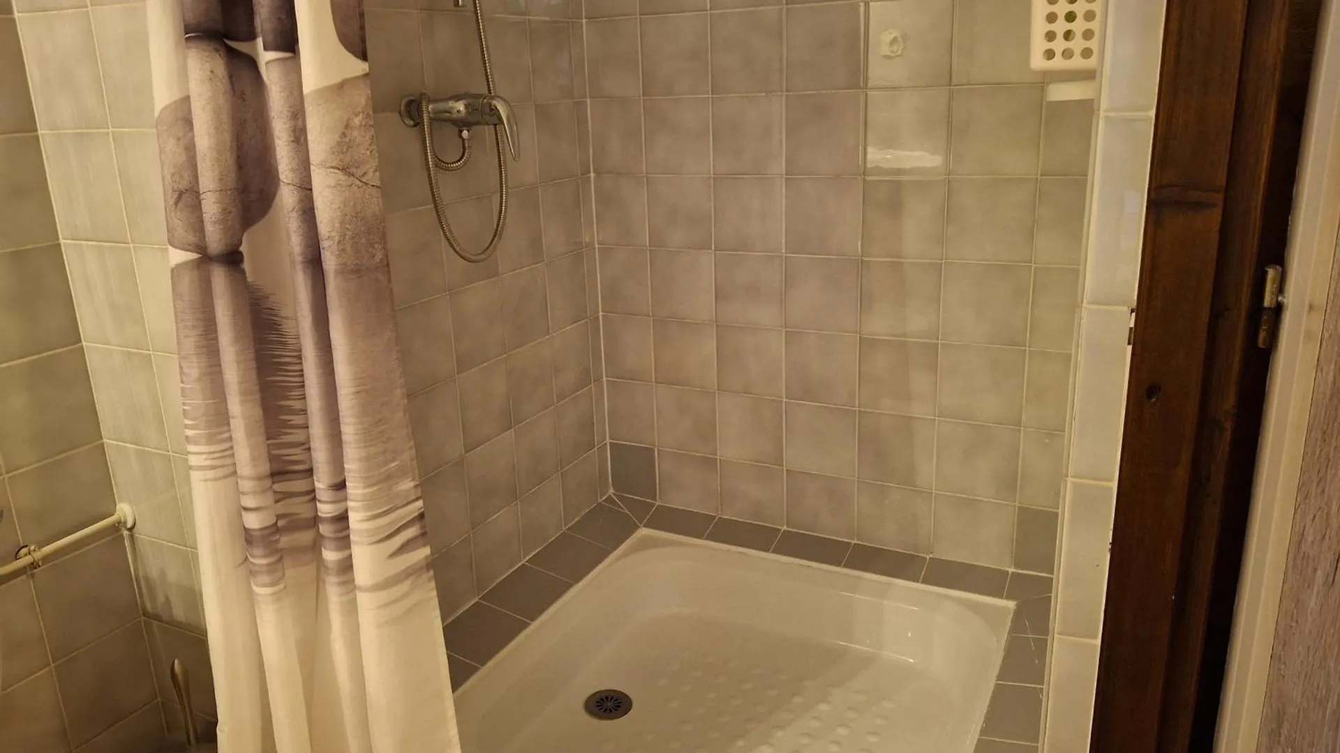 Studio Lumineux 4 Pers. Avec Double Exposition, Balcon, Parking Et Wifi - Brides-Les-Bains - Fr-1-512-178 0*,